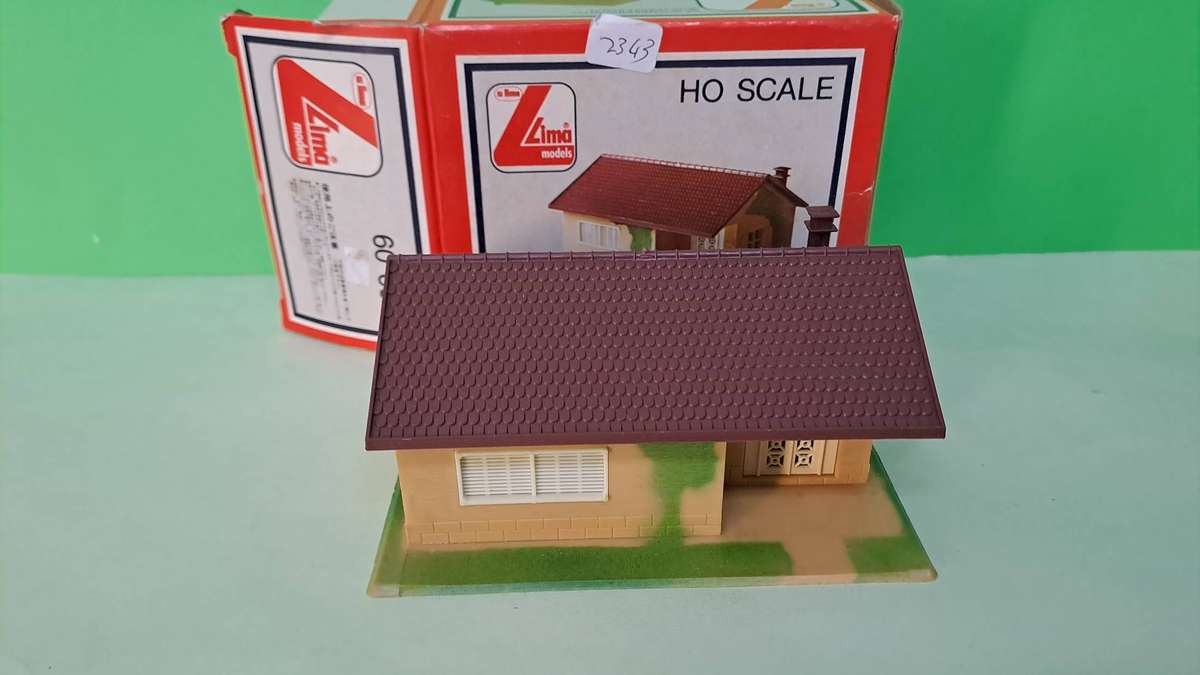 LIMA House BOXED (NEW old stock)