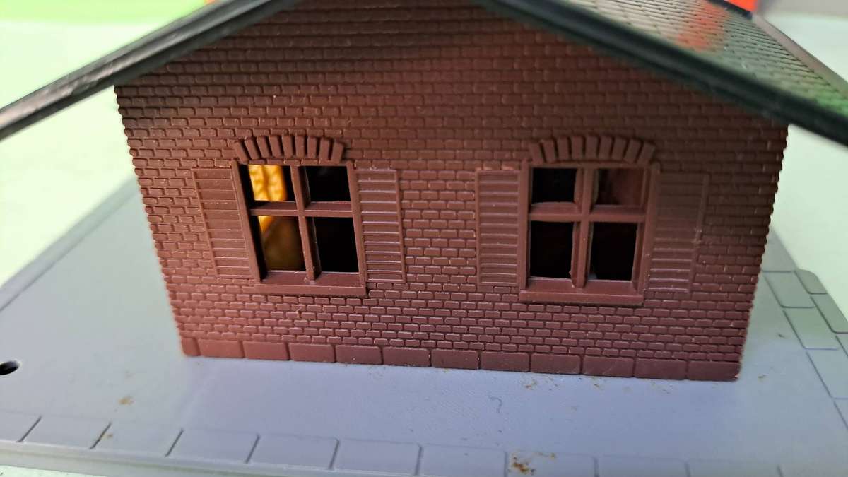 LIMA House BOXED (NEW old stock)