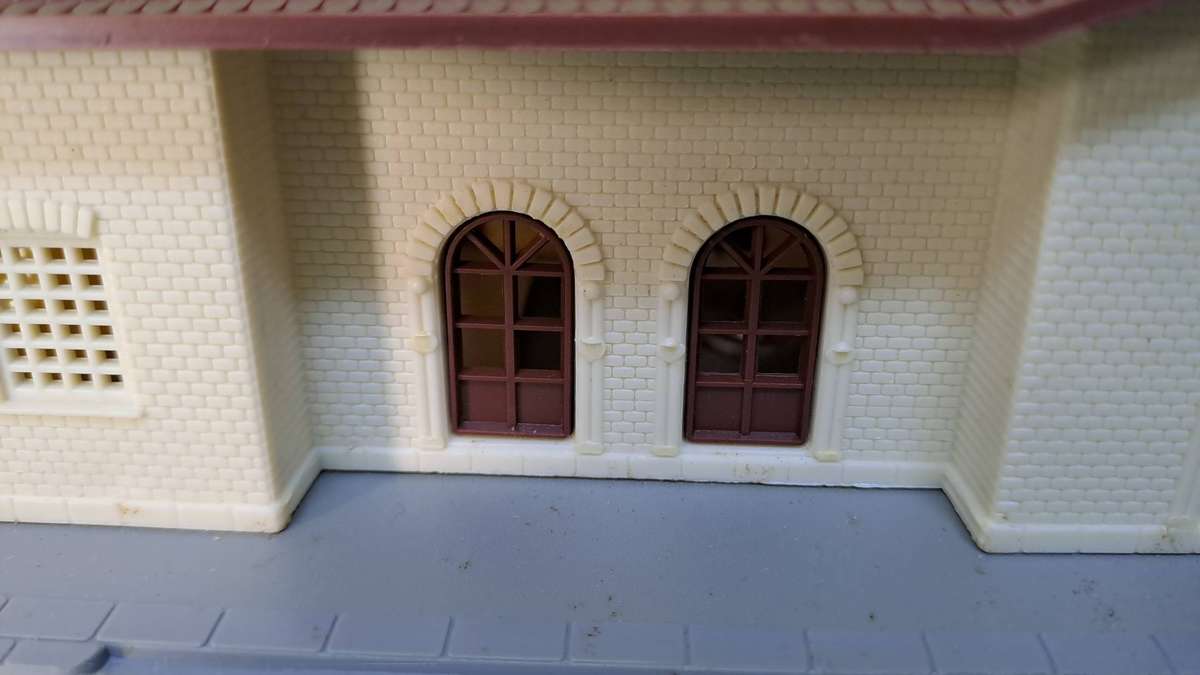 LIMA Station BOXED (NEW old stock)