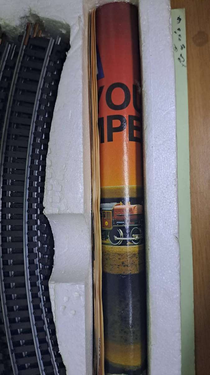 LIMA SAR Train Set (Locomotive with 6 wagons) BOXED