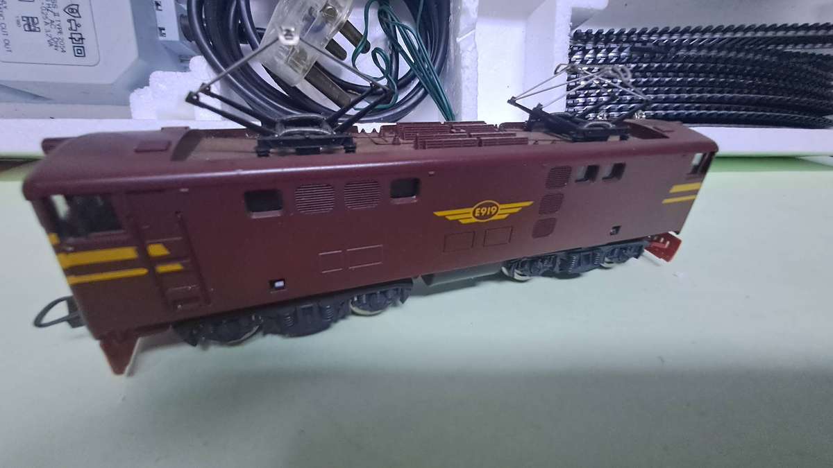 LIMA SAR Trans Karoo Train Set (Complete with Dummy Loco and 4 wagons) BOXED