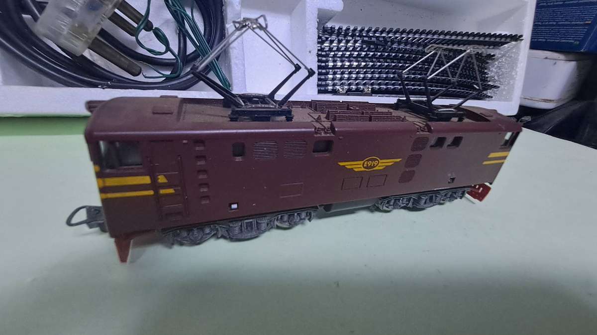 LIMA SAR Trans Karoo Train Set (Complete with Dummy Loco and 4 wagons) BOXED