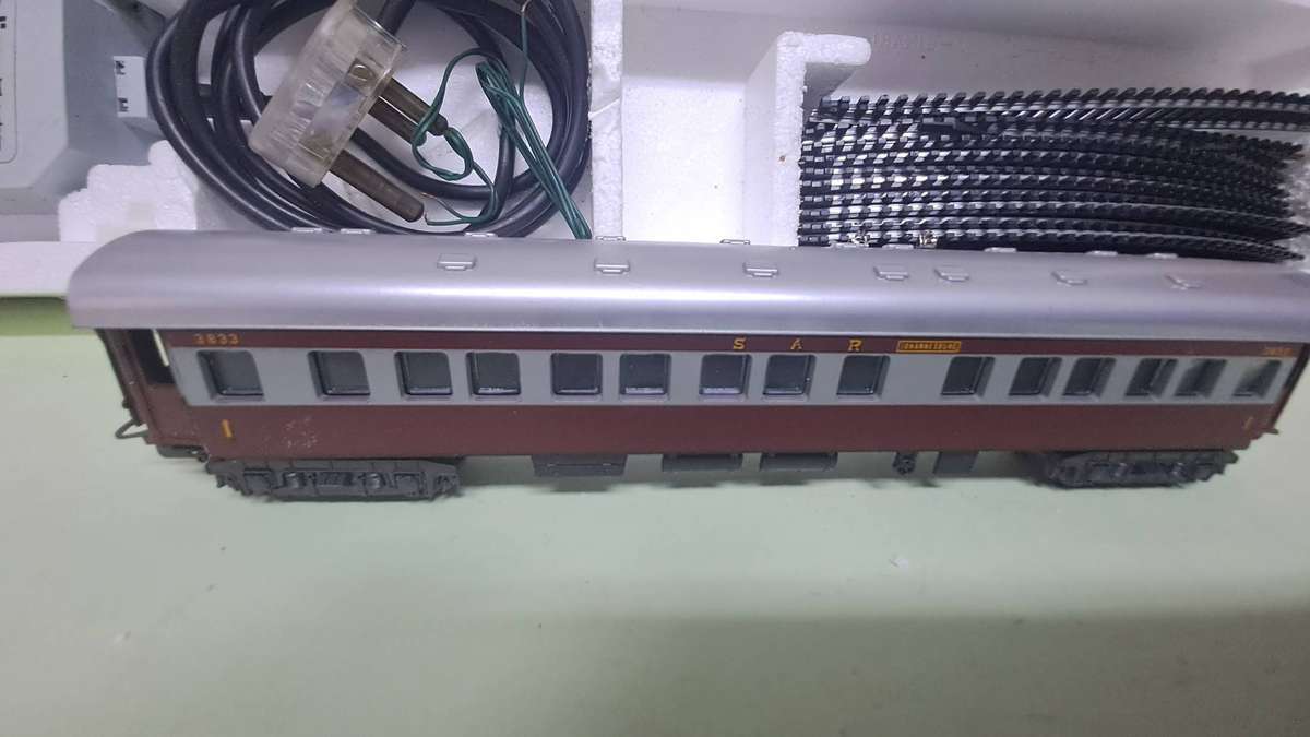 LIMA SAR Trans Karoo Train Set (Complete with Dummy Loco and 4 wagons) BOXED