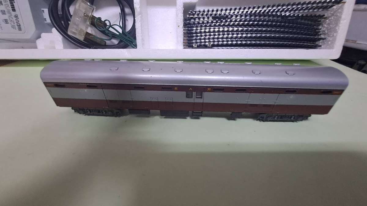 LIMA SAR Trans Karoo Train Set (Complete with Dummy Loco and 4 wagons) BOXED