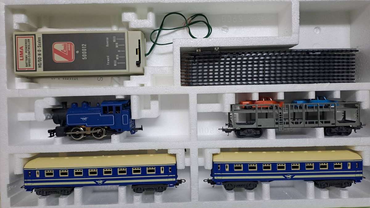 LIMA SAR Blue Train Set Steam (Locomotive with 3 wagons) BOXED NEW