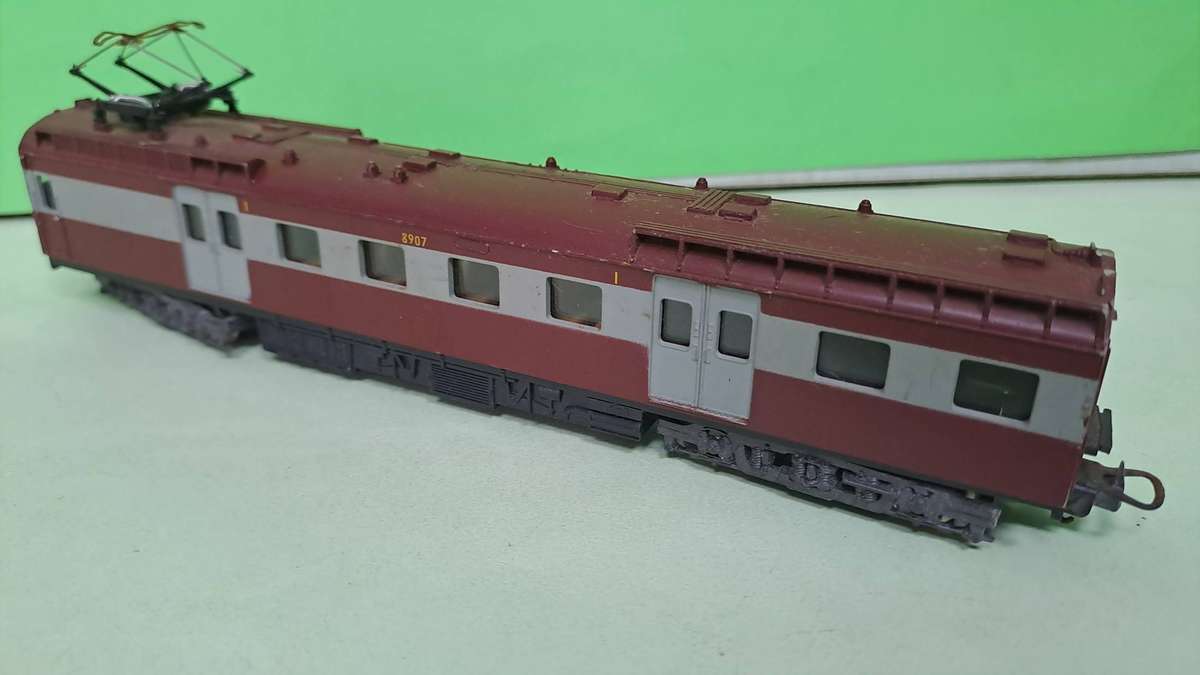 LIMA Train SAR Suburban Locomotive UNBOXED Good Condition