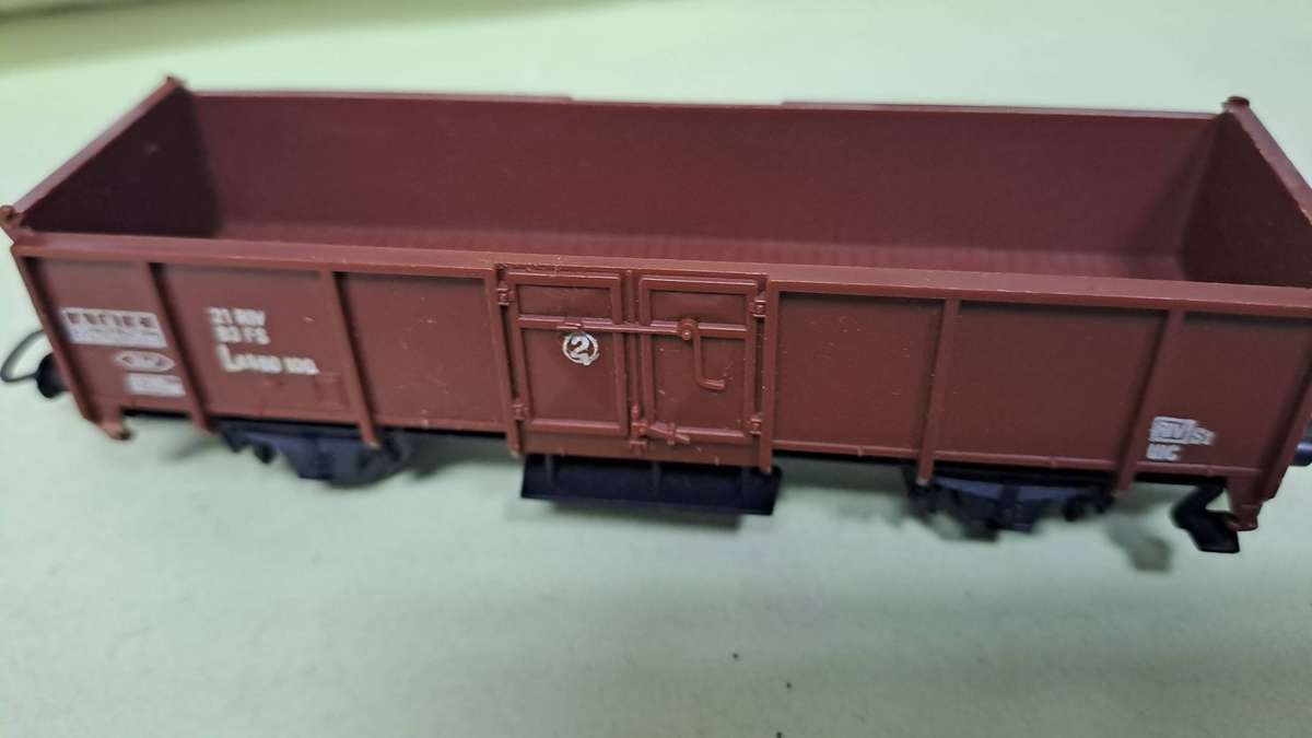 LIMA Goods Train Set (Locomotive with 5 wagons) BOXED Like New