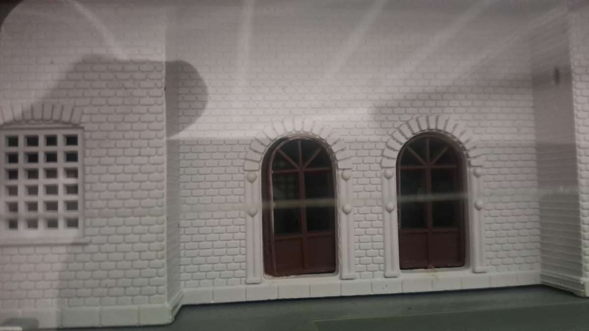 LIMA Station With Bell BOXED Sealed (NEW old stock only one)