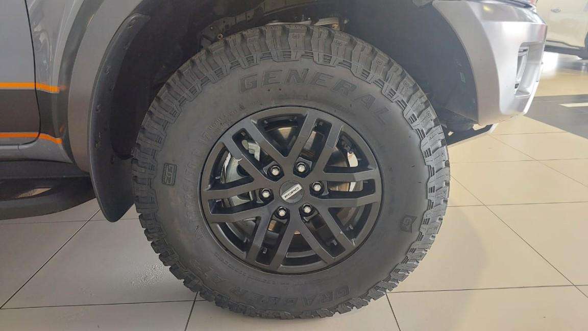 2020 Ford Raptor 17 Inch Rims with General Grabber Tires - Set of 4