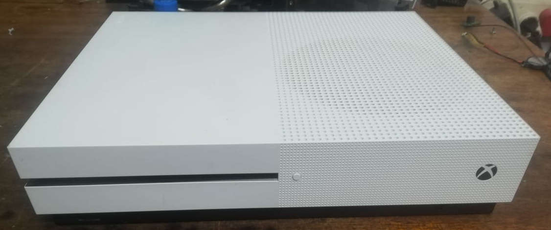 XBox One S 1TB