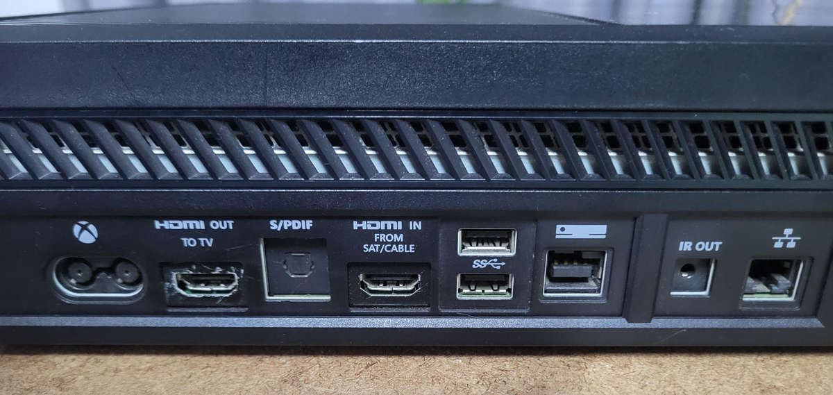 XBox One 500Gig + Genuine XBox Controller