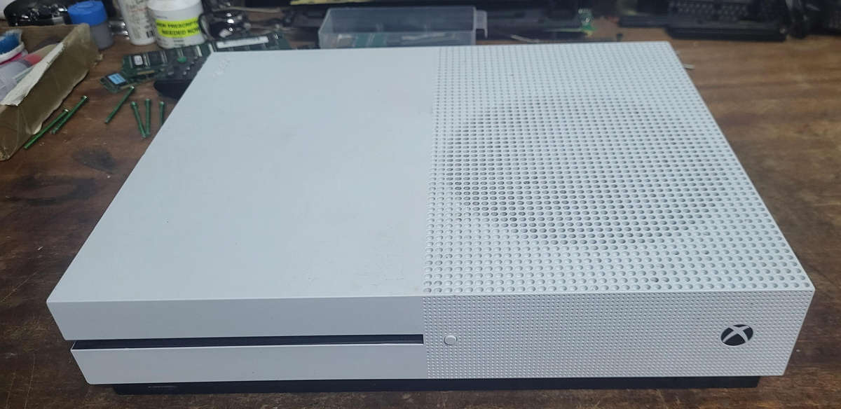 XBox One S 1TB