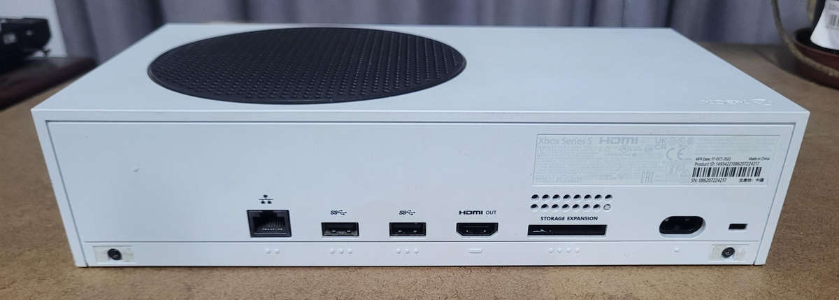 XBox Series S 512GB + Genuine XBox controller