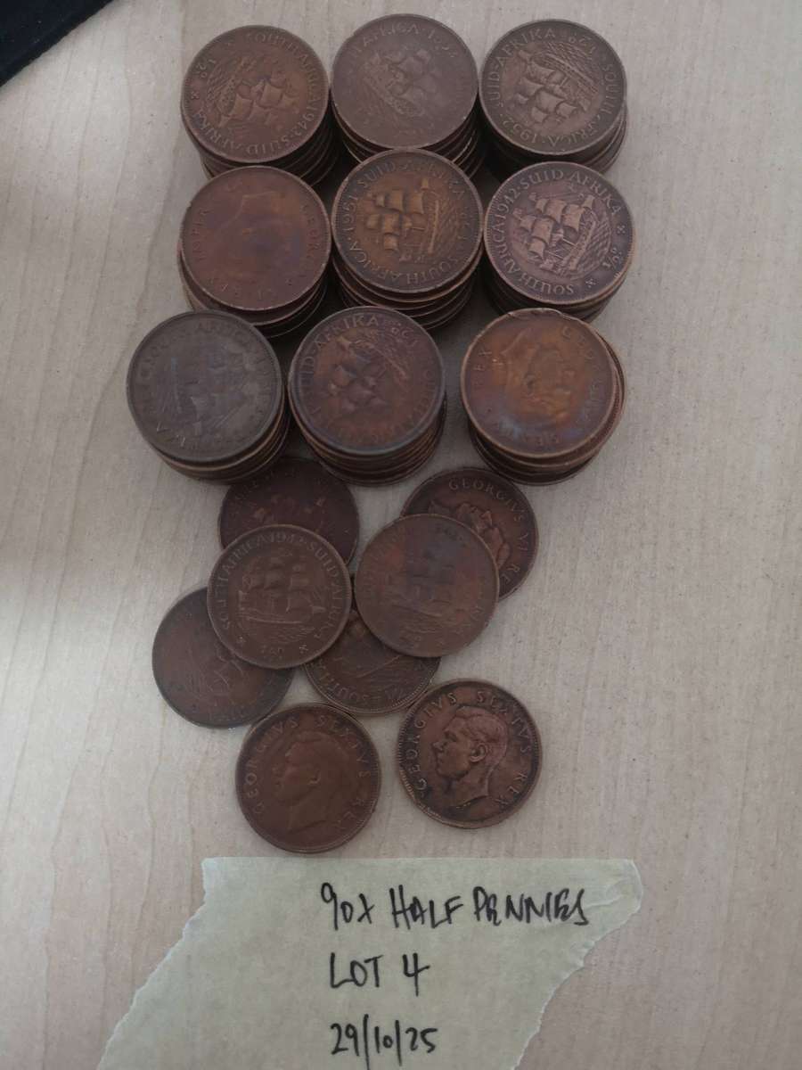 LAST LOT FOR THE MONTH - 90 Half Pennies - Lot 4