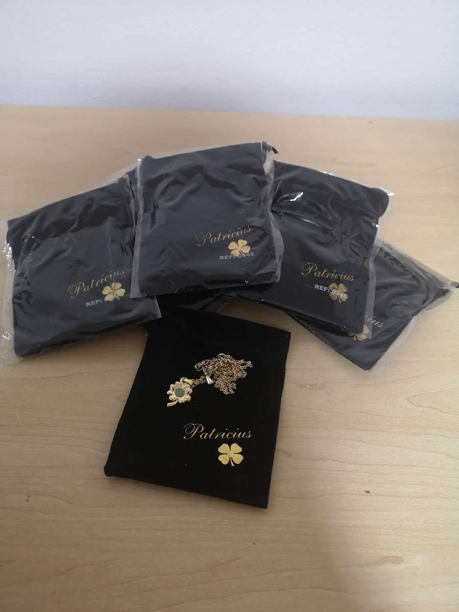 Lot of 100 Necklace!!!