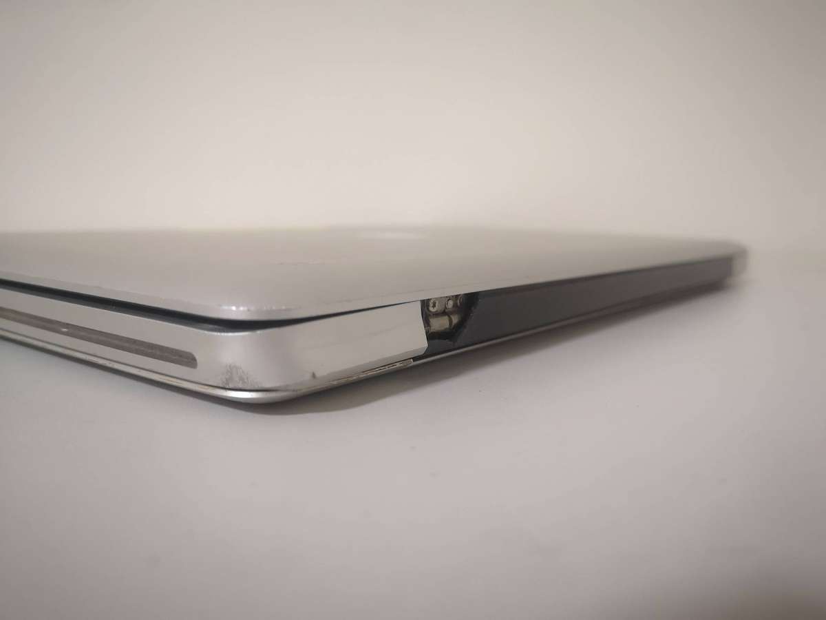 Insurance Claim - Laptop - MACBOOK LOT 5