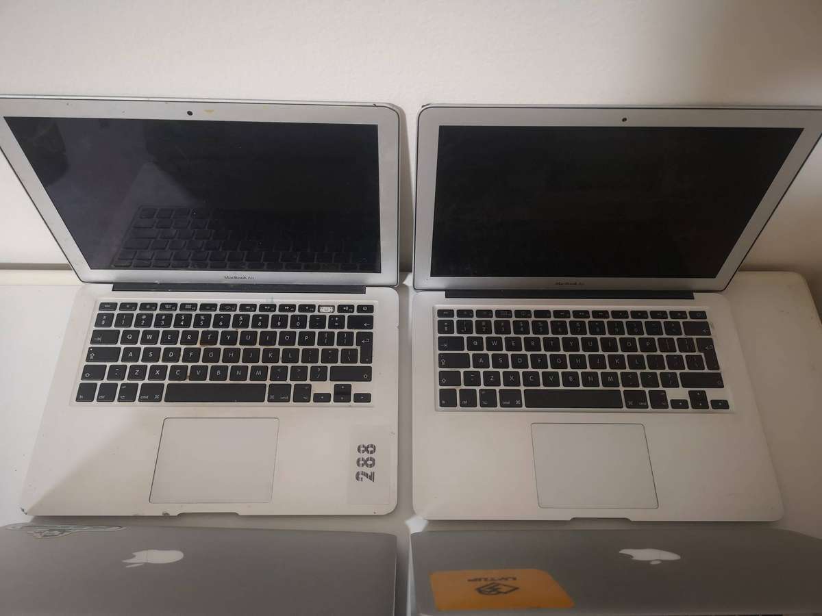 MACBOOK LOT X 4