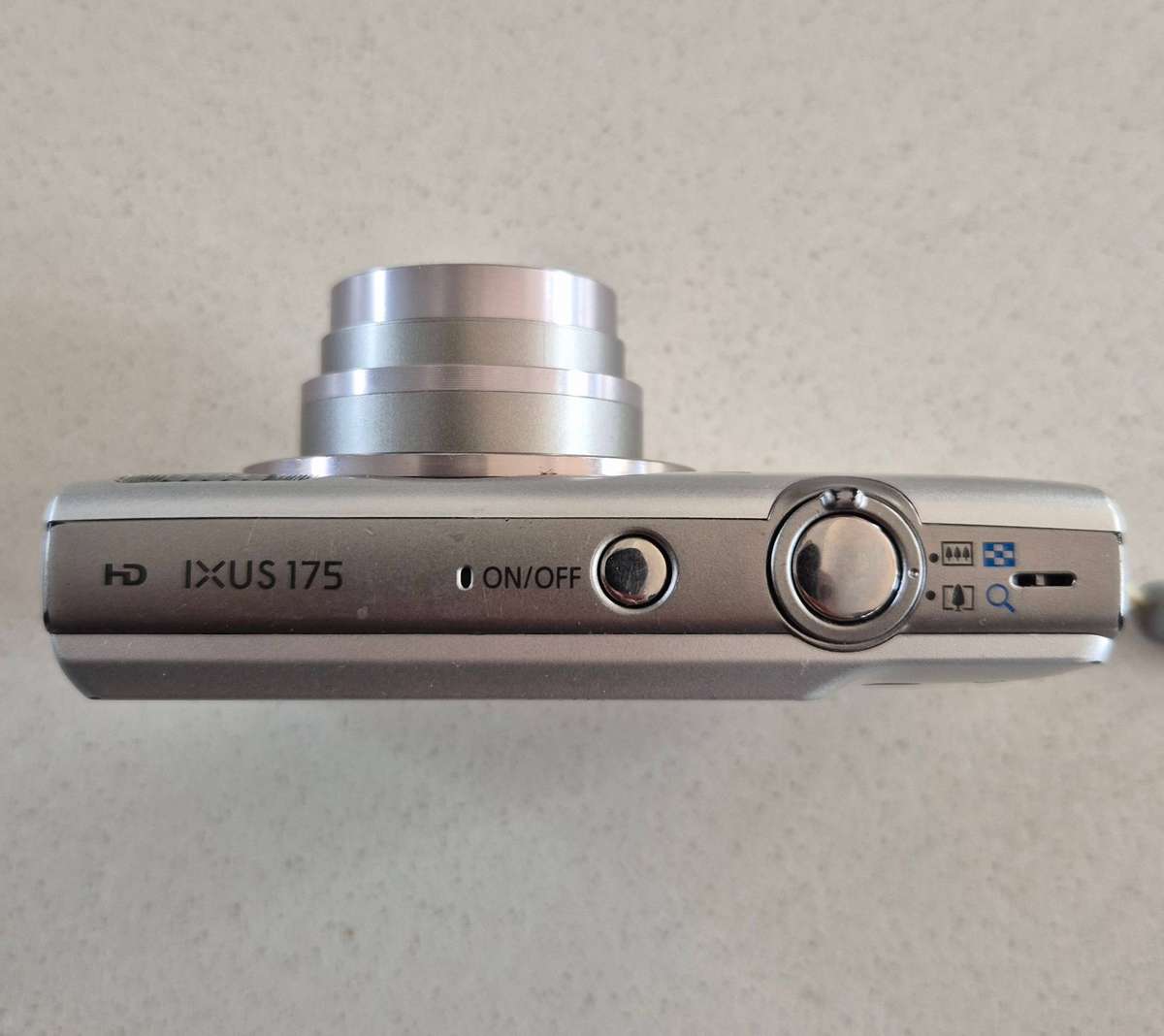 Canon Ixus digital camera 175  (20 m/pixel, 8 x optical zoom, HD video recording)