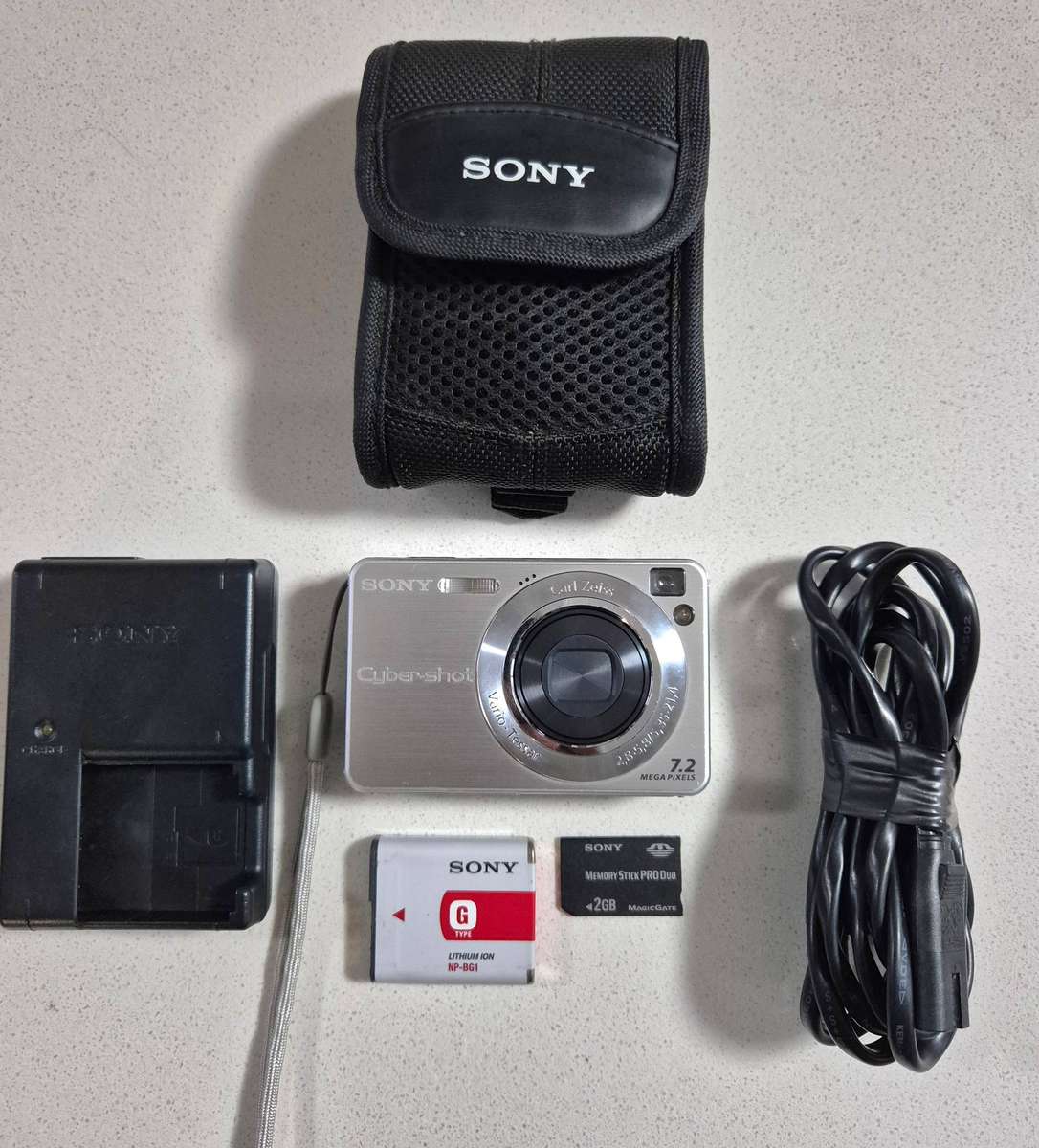 Sony Cybershot DSC-W110 digital camera  (7.2 m/pixel, 4 x optical zoom, video recording)