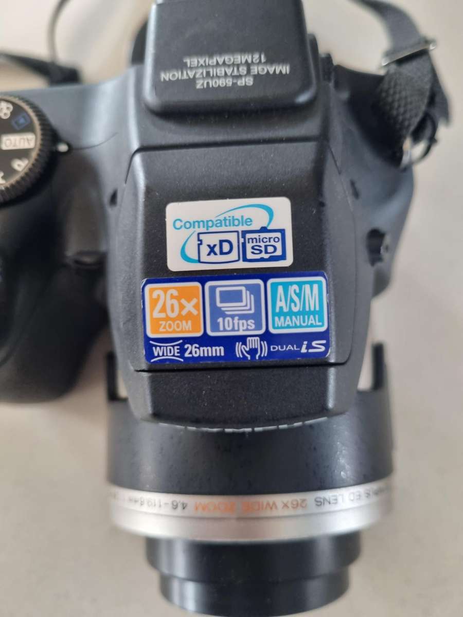 Olympus camera (SP-590UZ) 12 m/pixel, 26 x optical zoom. EXCELLENT condition.