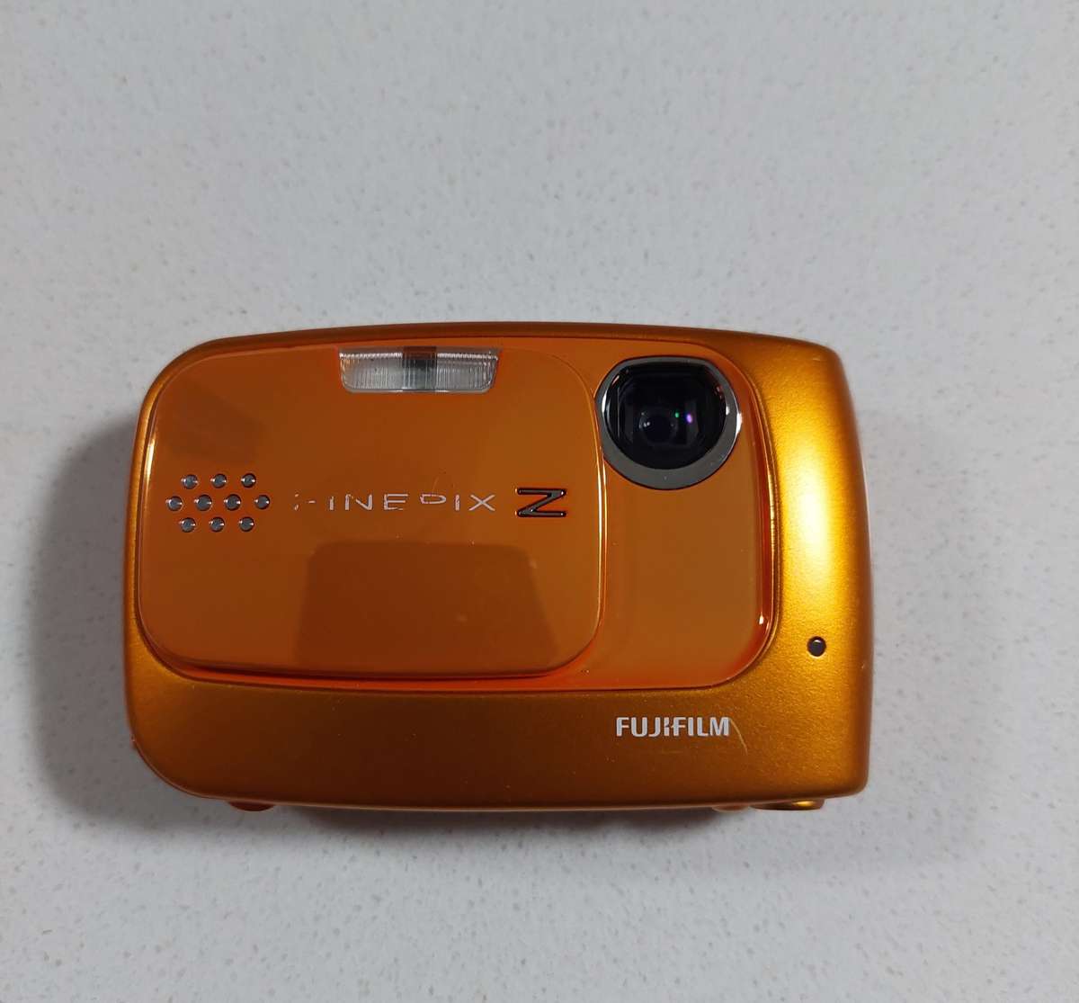 FujiFilm FinePix digital camera Z30 10 m/pixel, 3 x optical zoom, video recording etc.