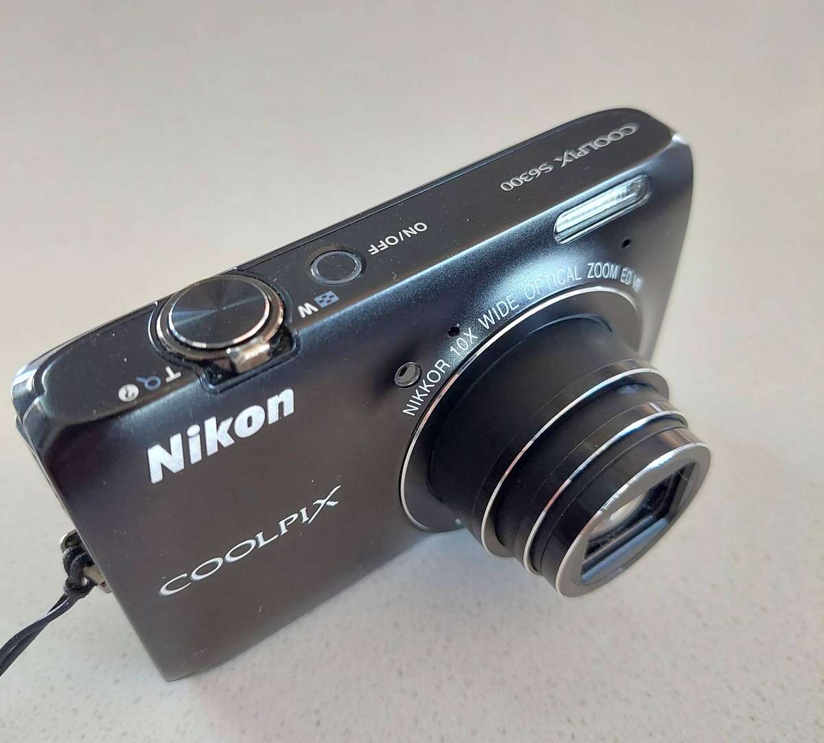 Nikon CoolPix digital camera S6300 (16 m/pixel, 10 x optical zoom, Full HD video recording)