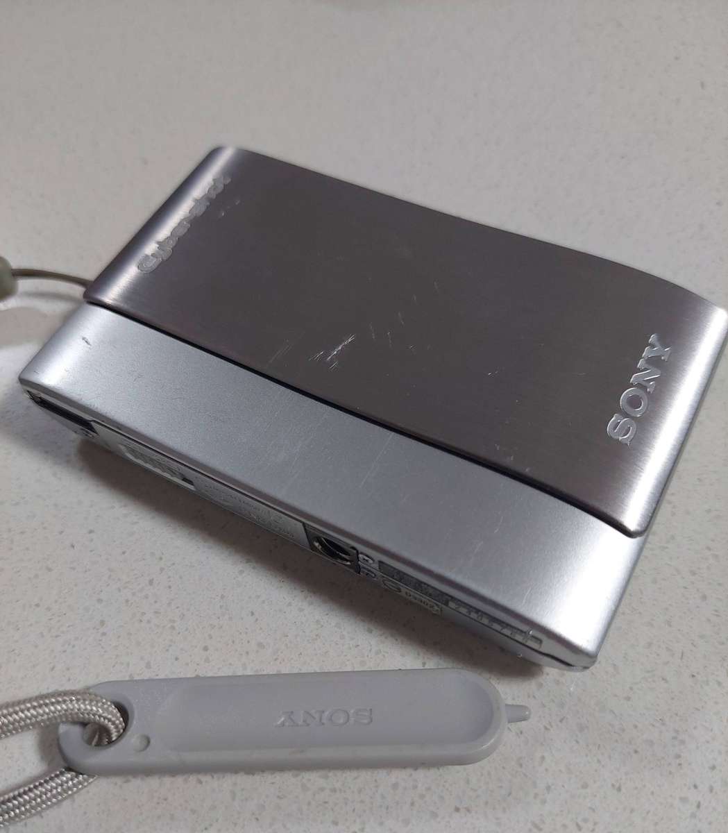 Sony Cybershot digital camera DSC-TX1 Touchscreen (10.2 m/pixel, 4 x optical zoom, HD video)