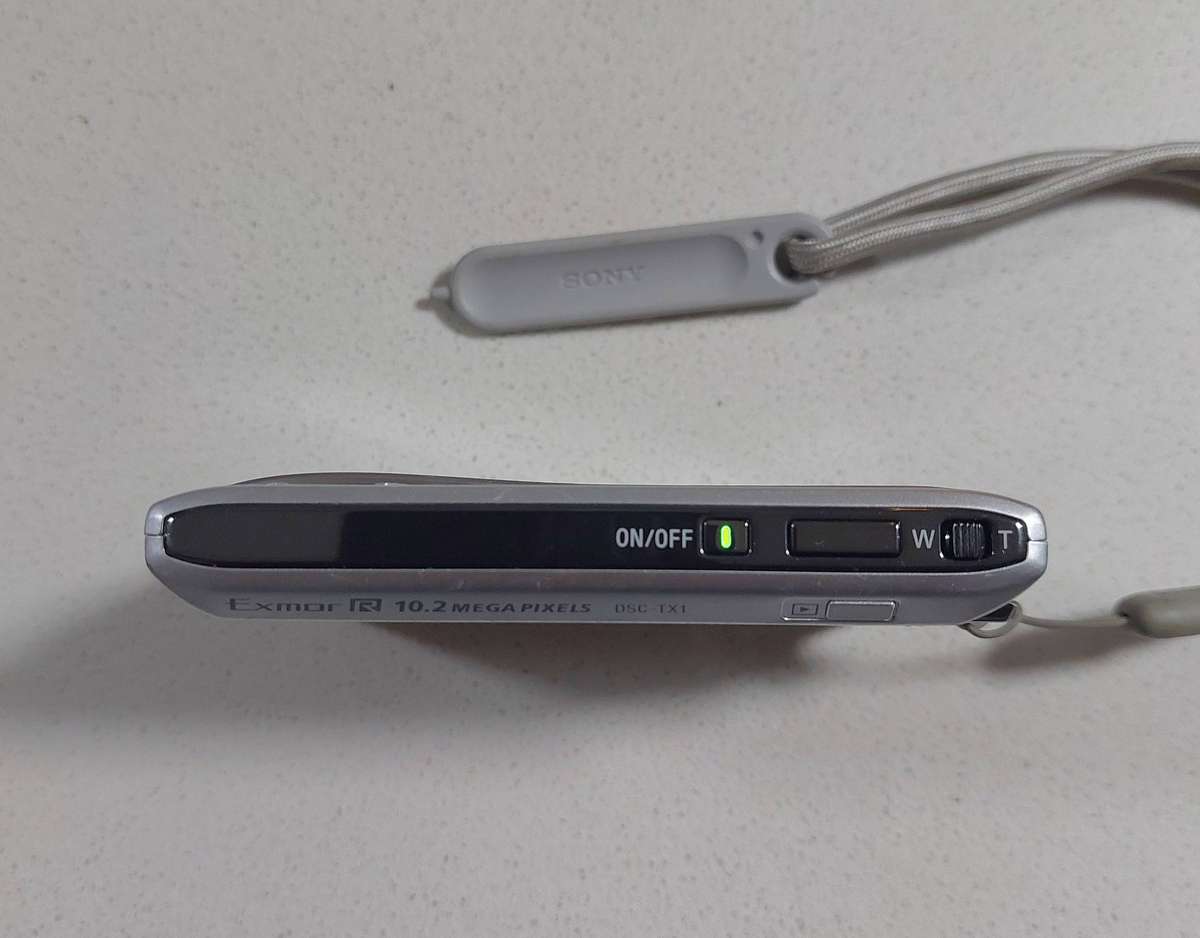 Sony Cybershot digital camera DSC-TX1 Touchscreen (10.2 m/pixel, 4 x optical zoom, HD video)