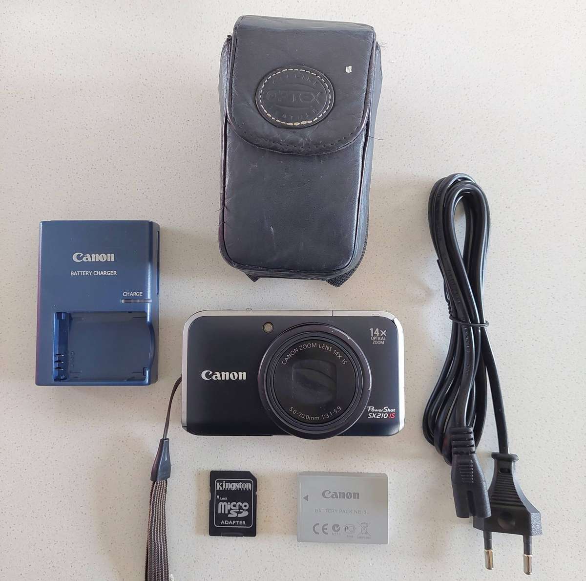 Canon PowerShot digital camera SX120 IS (14.1 m/pixel, 14 x optical zoom, HD video recording)