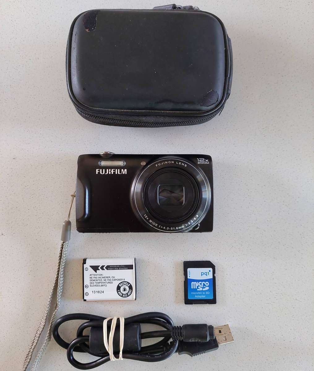 FujiFilm FinePix digital camera T550 (16 m/pixel, massive 12 x optical zoom, HD video recording)