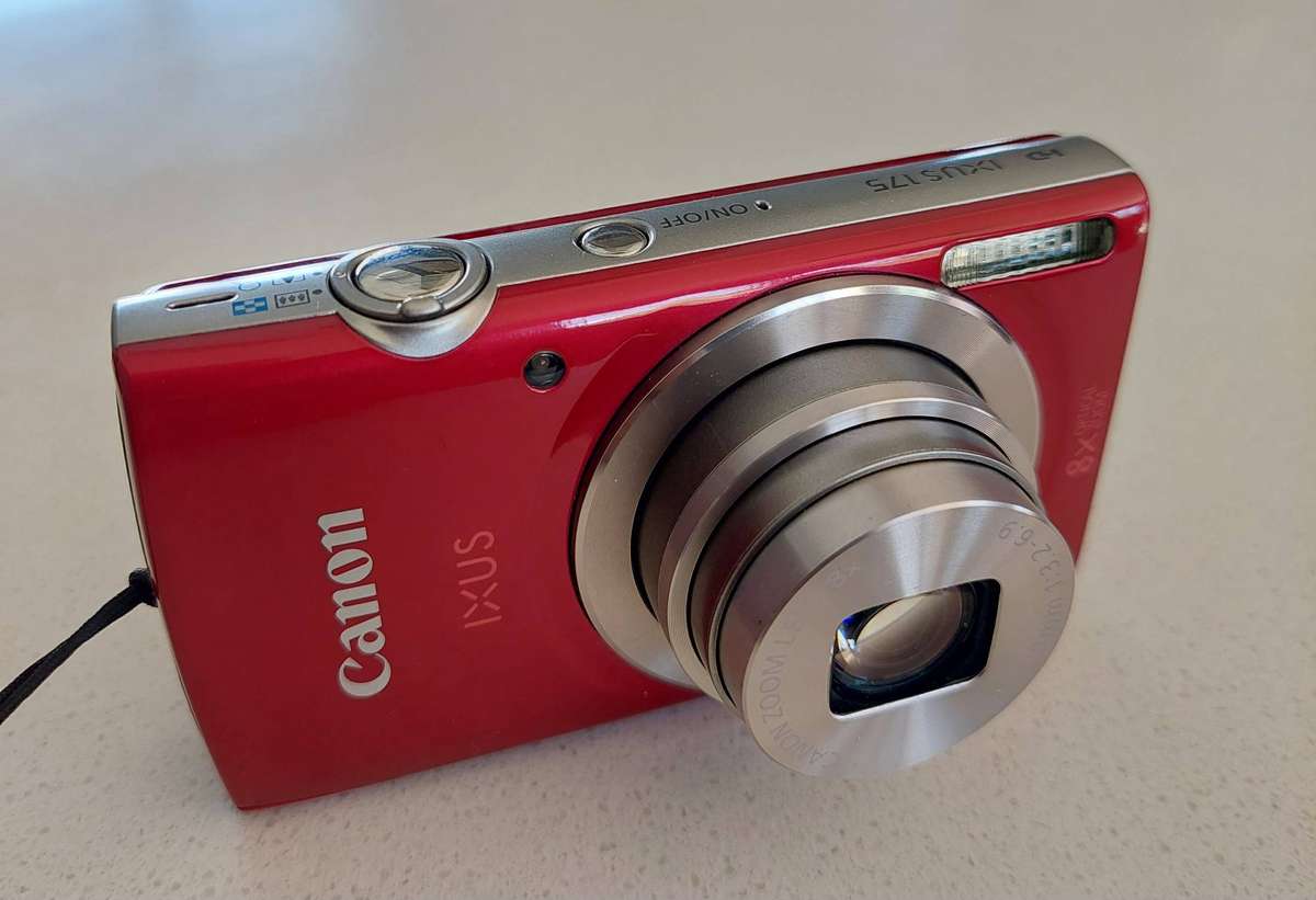 Canon IXUS digital camera 175 (20 m/pixel, 8 x optical zoom, HD video recording)