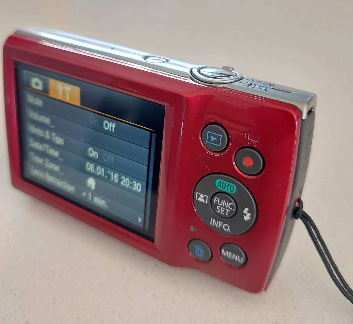 Canon IXUS digital camera 175 (20 m/pixel, 8 x optical zoom, HD video recording)