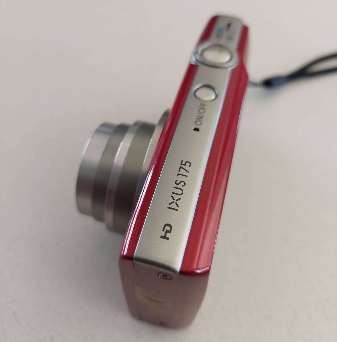 Canon IXUS digital camera 175 (20 m/pixel, 8 x optical zoom, HD video recording)