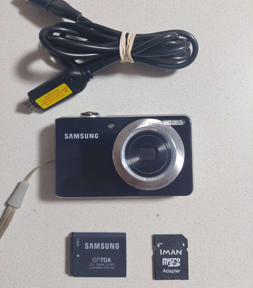 Samsung digital camera TL205 (front and rear lcd, 12.2 m/pixel, 3 x optical zoom, video mode)