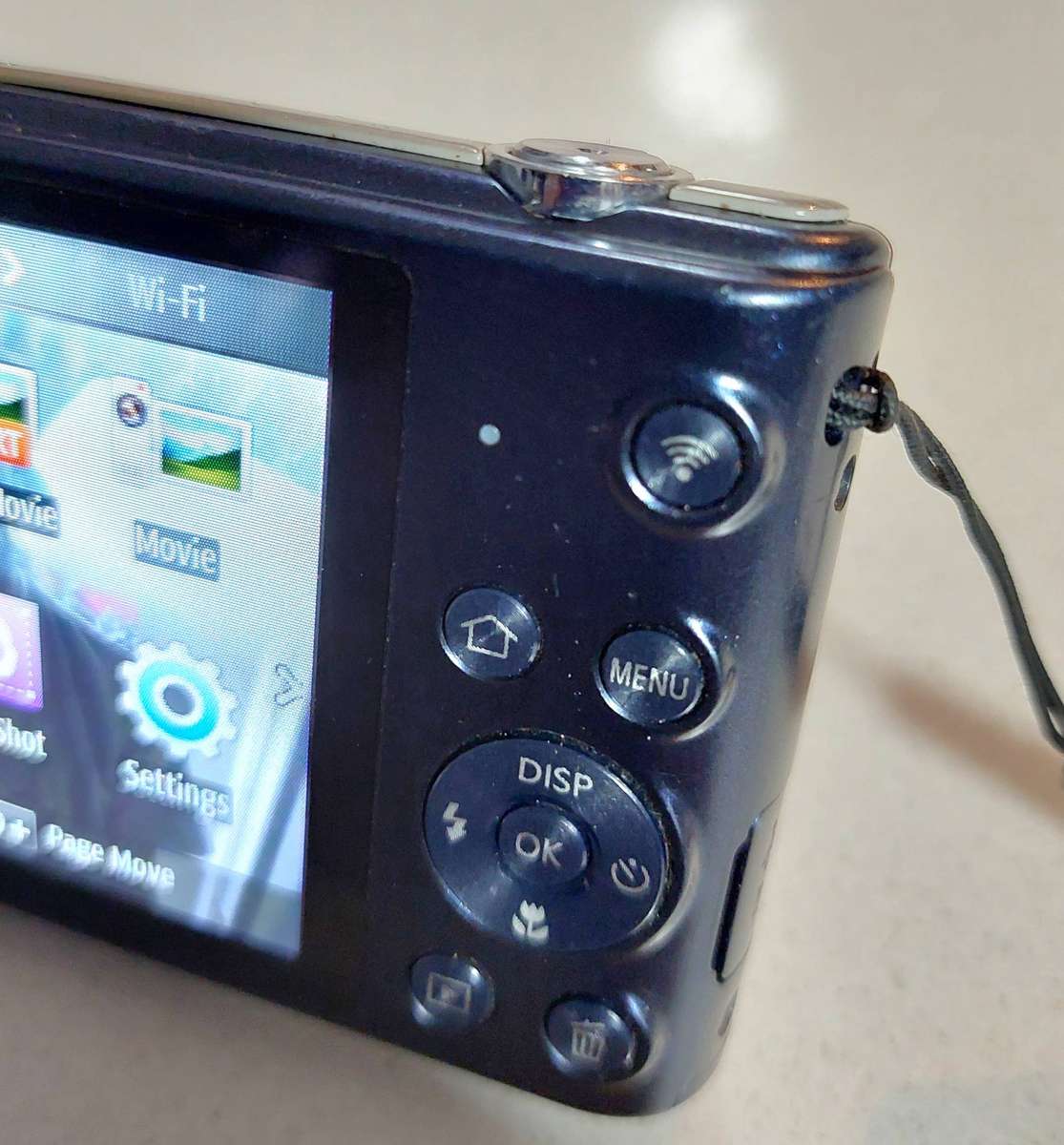 Samsung digital camera ST150F Wi-Fi (16.2 m/pixel, 5 x optical zoom, HD video recording)