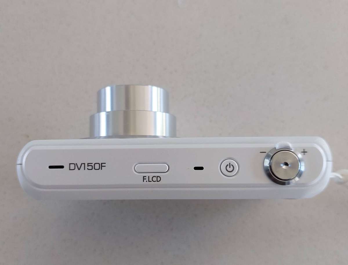 Samsung digital camera DV150F Wi-Fi (16.2 m/pixel, 5 x optical zoom, HD video recording)