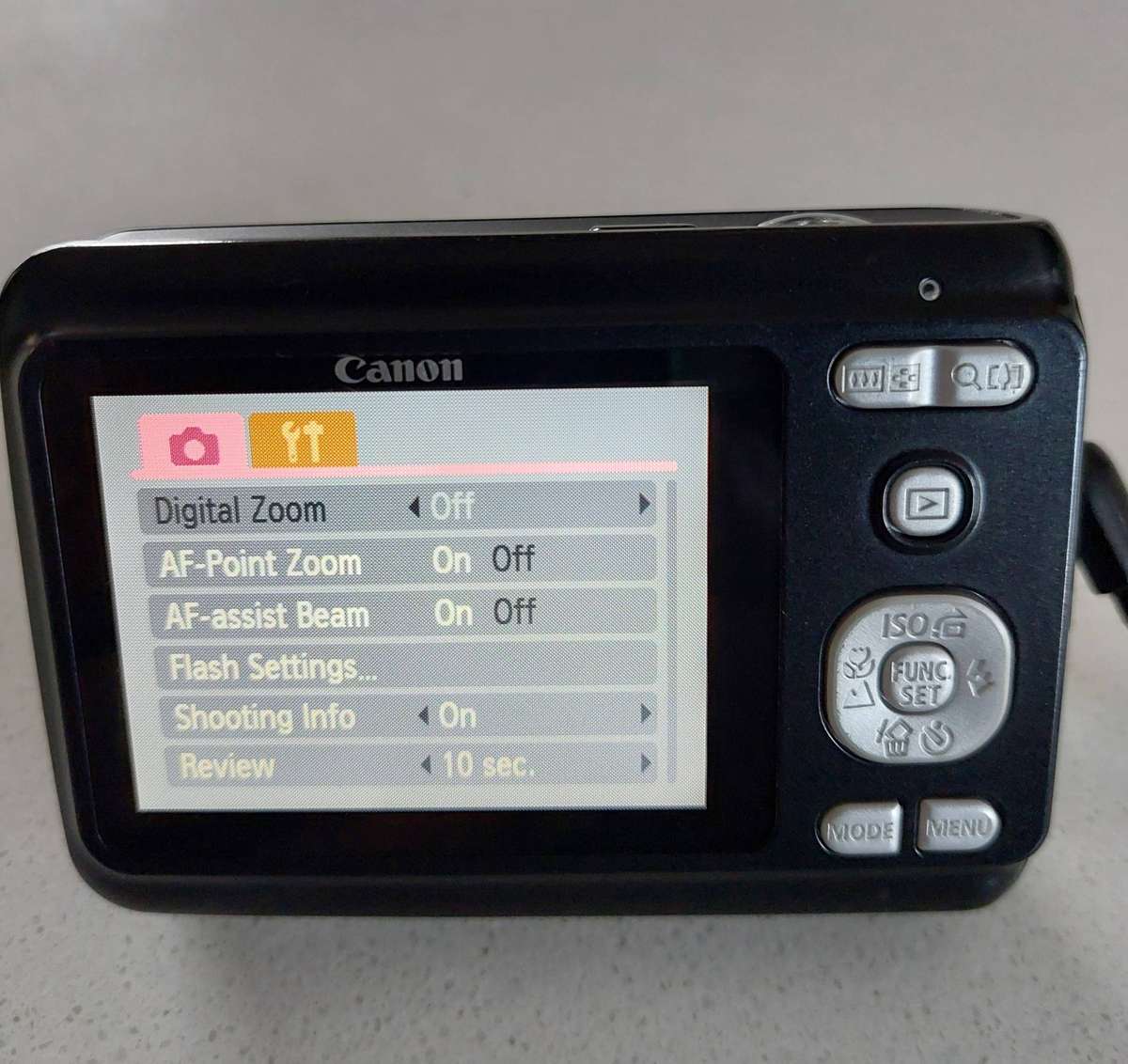 Canon PowerShot digital camera A480 (10 m/pixel, 3.3 x optical zoom, video recording)