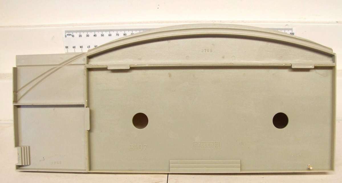 FALLER HO/OO:  On Auction is this Nice Plastic Restaurant Building in Fair Used Condition.