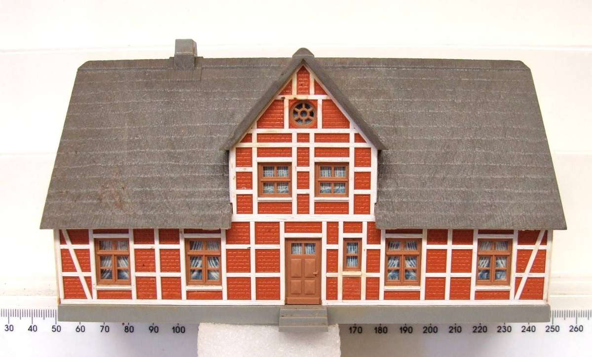 KIBRI HO/OO:  On Auction is this German Style Plastic Building in Fair Used Condition.