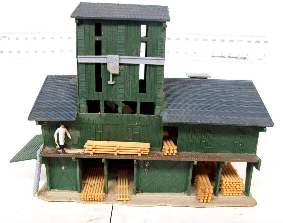POLA N:  On Auction is this Sawmill in Fair Used Condition.