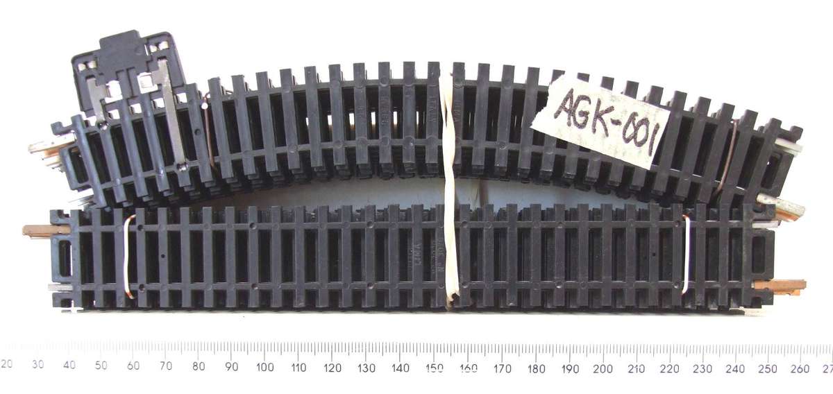 LIMA HO: 9x Curved(403030) + 10x Strait (3020)Steel Track in Good Used un-boxed condition.(Italy)