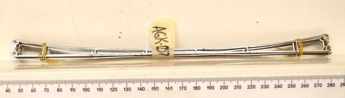 MARKLIN HO:  On Auction are these 10pc(18cm) Overhead Centenary Wires in Fair Used Condition.(GR)