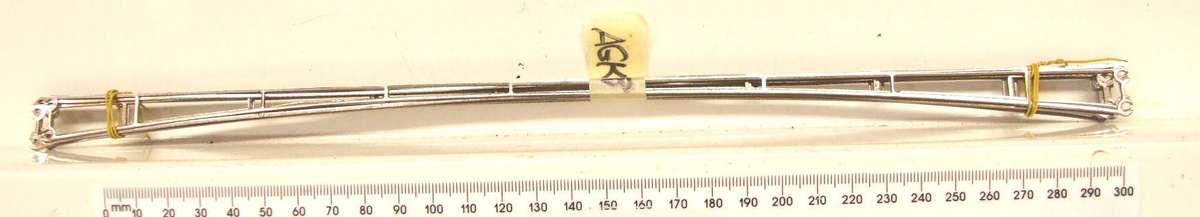 MARKLIN HO:  On Auction are these 7pc(36cm) Overhead Centenary Wires in Fair Used Condition.(GR)