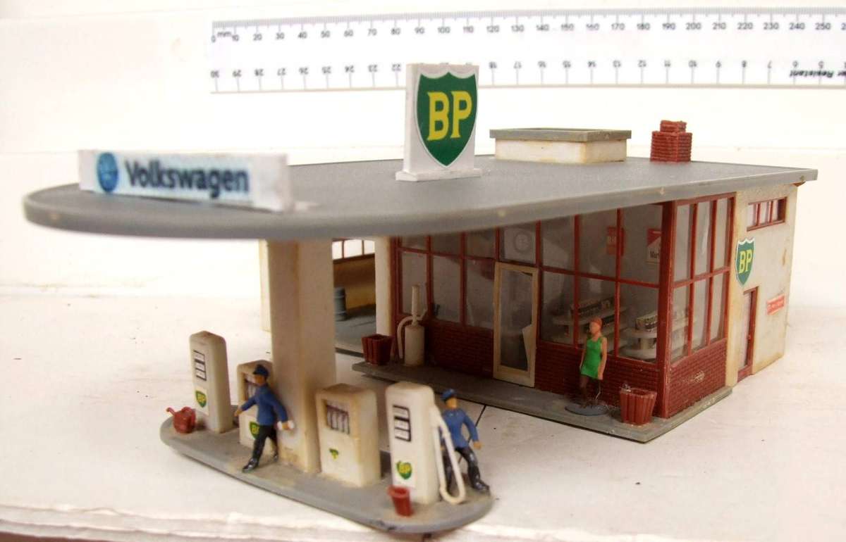 SCENERY HO/OO: On Auction is this VW Service Station Building in Fair Used Condition.