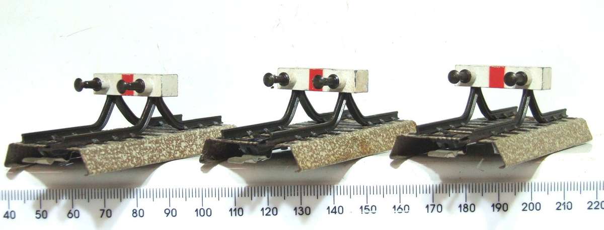 MARKLIN HO:  3pc Vintage M-Track Railway Buffers Stops in Good Un-Boxed Condition (GR)