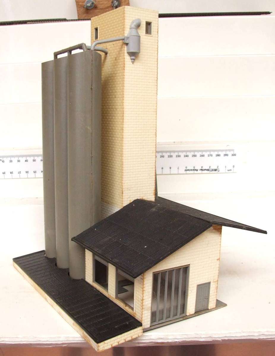SCENERY HO/OO: On Auction is this (25cm High) Grain Silo Building in Fair Used Condition.