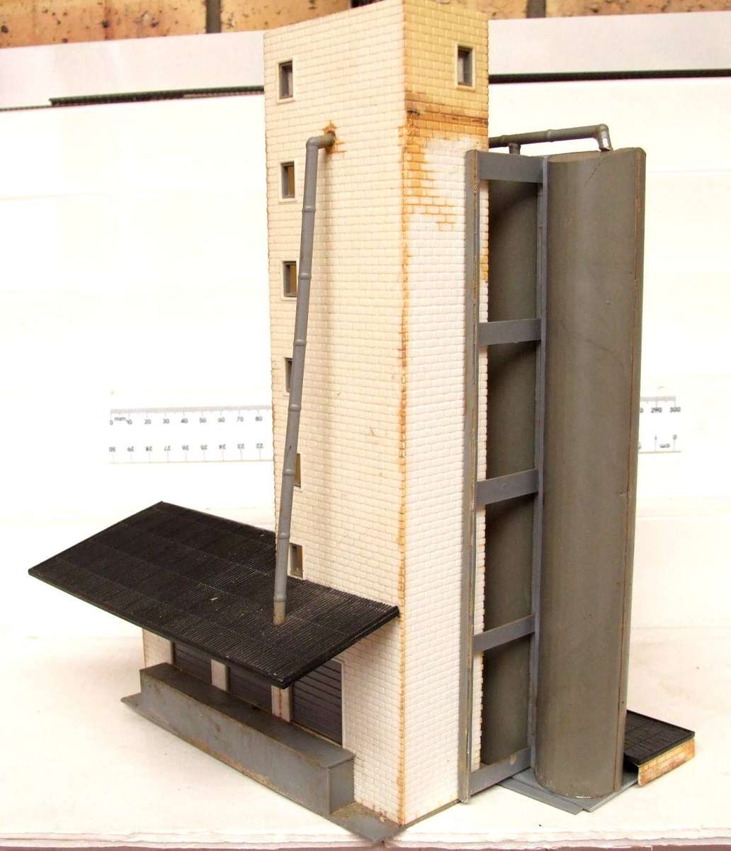 SCENERY HO/OO: On Auction is this (25cm High) Grain Silo Building in Fair Used Condition.