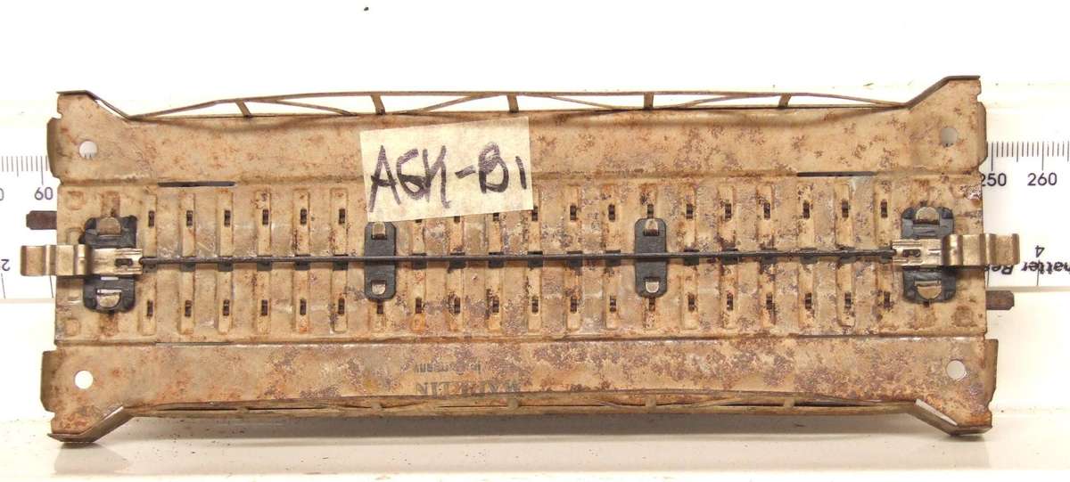 MARKLIN-M HO: 3-Rail Upside Down Truss Bridge in Fair Used un-boxed condition.(W-GR)