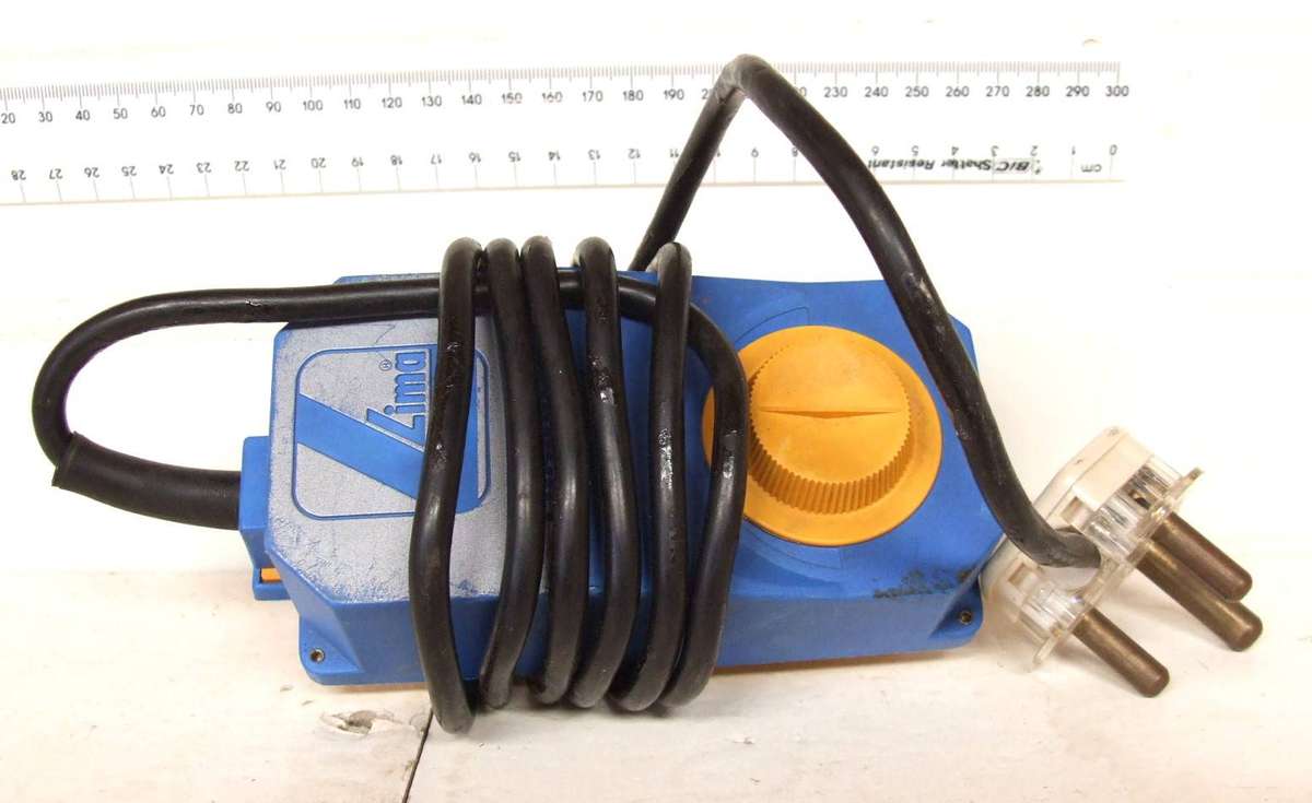 LIMA POWER SUPPLY:  European 220V/10.5V DC Power Supply/Controller in good un-boxed condition(Italy)