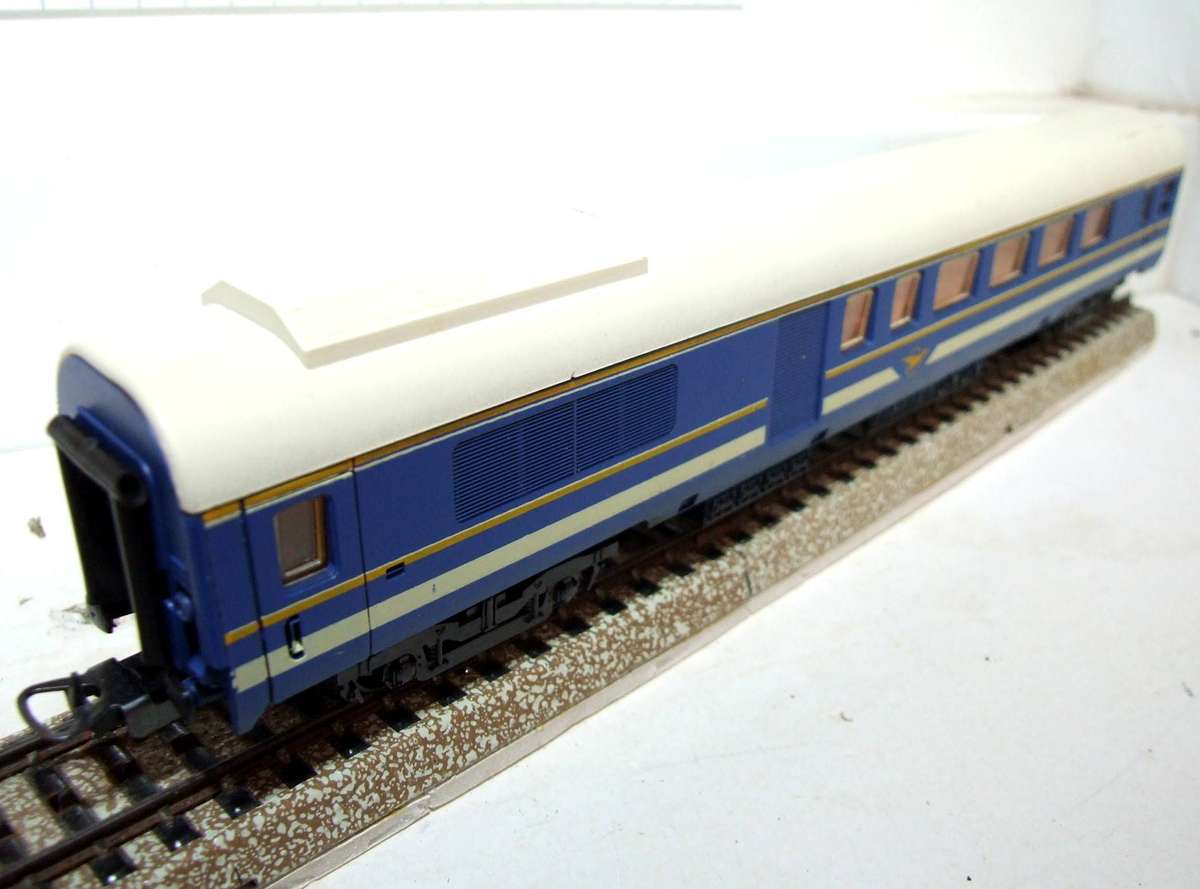 LIMA HO: SAR Blue Train Composite Coach in Very Good Un-Boxed condition(Italy)